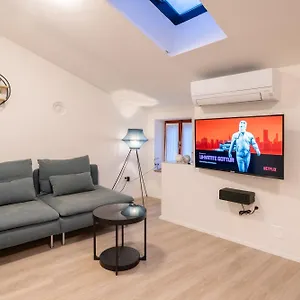 Loft With 2 Bedrooms - Historical District Apartment